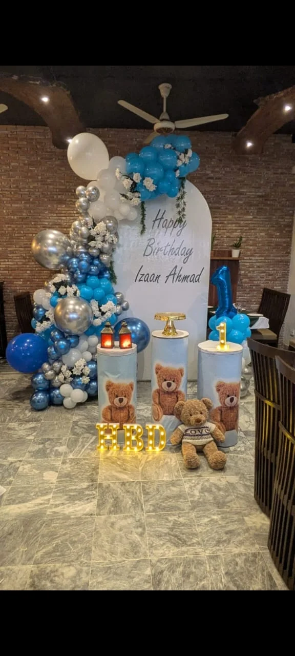 Birthday Decor - Flex Arch, Balloons 